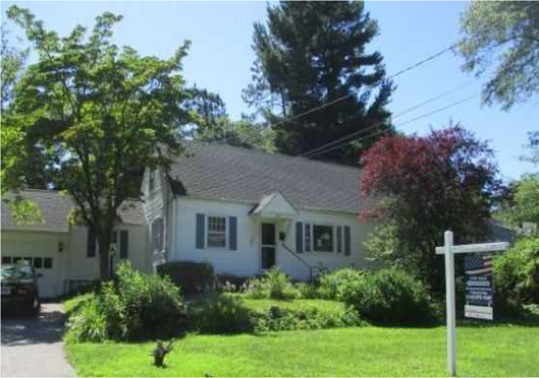 Watertown, CT - Watertown Ct 267 North St Front