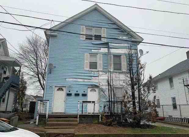 West Warwick RI - 87pondfront 2