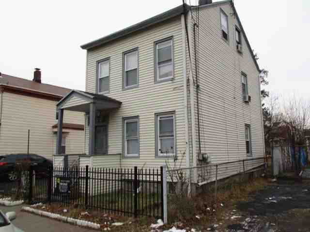 In Patterson New Jersey - In Patterson New Jersey Exterior 1 4