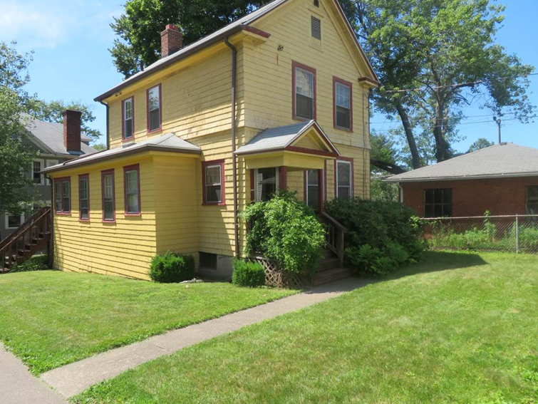 In West Hartford, CT - In West Hartford Ct Quakersingle1 1